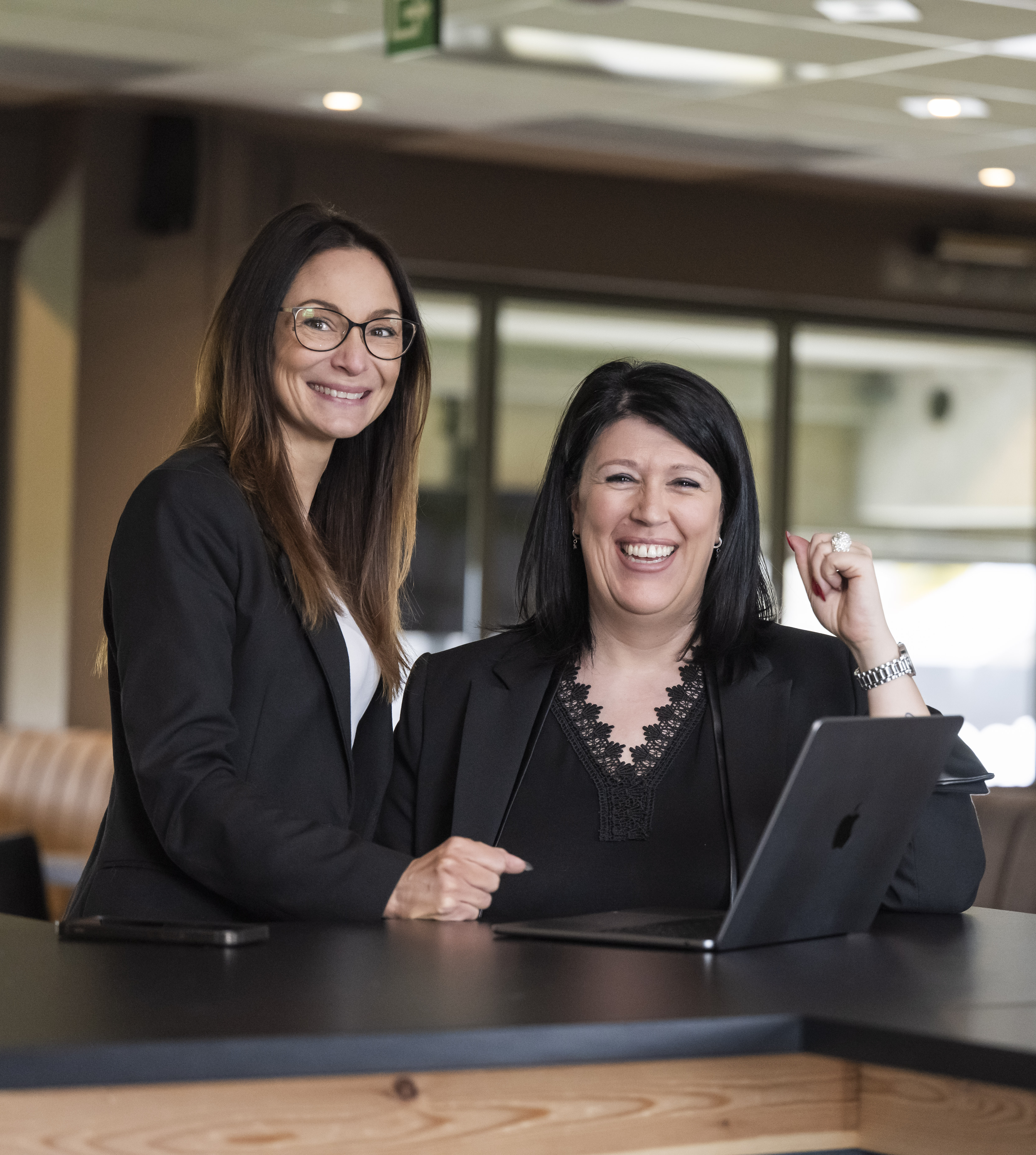 Niki Mertens en Els Sleeckx - backoffice experts Adminworx